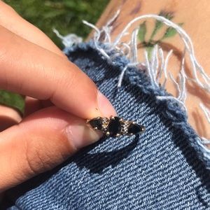 3 sapphire stone ring